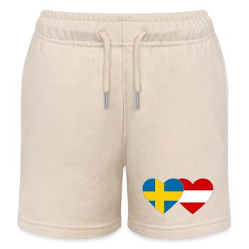 Schweden Österreich Flagge Herz - Kinder Organic Joggingshorts Mini Bolter von Stanley/Stella - Natur - Vorne