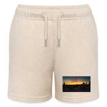 Sunset in a snowy landscape - Kids Organic Sweat Shorts by Stanley/Stella - soft Ecru - Front