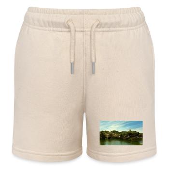 Panorama der Stadt am Fluss und an der Brücke - Kinder Organic Joggingshorts Mini Bolter von Stanley/Stella - Natur - Vorne