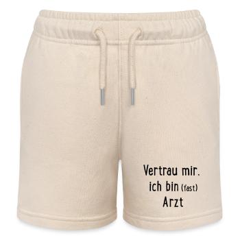 Vertrau mir, ich bin fast Arzt - Kinder Organic Joggingshorts Mini Bolter von Stanley/Stella - Natur - Vorne