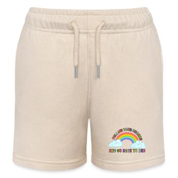Folge deinen Träumen und geh zurück ins Bett. Humor # - Kinder Organic Joggingshorts Mini Bolter von Stanley/Stella - Natur - Vorne