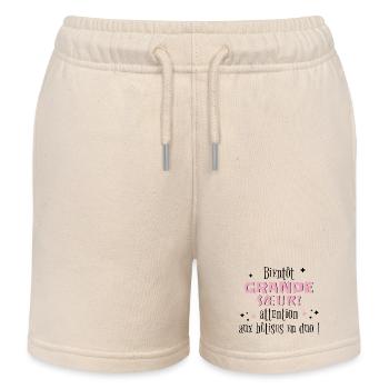 cadeau annonce grossesse bientot grande soeur - Short de jogging enfant bio Stanley/Stella - écru doux - Devant