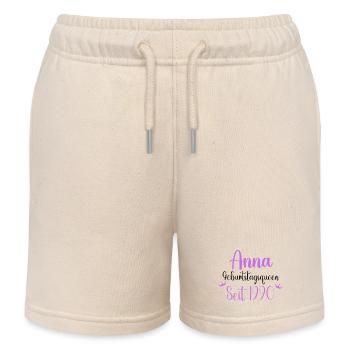 Anna Geburtstagsqueen Seit 1990 Geschenk Design - Kinder Organic Joggingshorts Mini Bolter von Stanley/Stella - Natur - Vorne