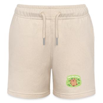 Niedlicher Capy Go Lucky Capybara Vierblattklee-Patch - Kinder Organic Joggingshorts Mini Bolter von Stanley/Stella - Natur - Vorne
