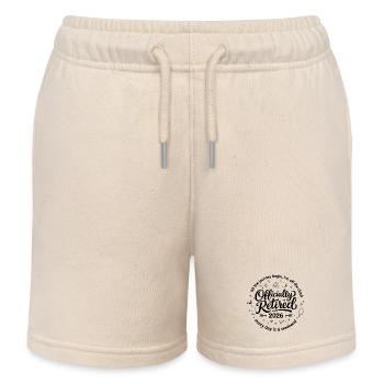 Offiziell im Ruhestand 2026 – Endlich Wochenende D - Kinder Organic Joggingshorts Mini Bolter von Stanley/Stella - Natur - Vorne