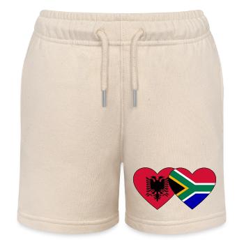 Albanien Südafrika Flagge Herz - Kinder Organic Joggingshorts Mini Bolter von Stanley/Stella - Natur - Vorne