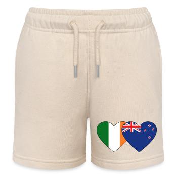 Irland Neuseeland Flagge Herz - Kinder Organic Joggingshorts Mini Bolter von Stanley/Stella - Natur - Vorne