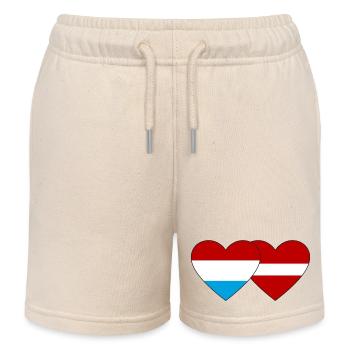 Luxemburg Lettland Flagge Herz - Kinder Organic Joggingshorts Mini Bolter von Stanley/Stella - Natur - Vorne
