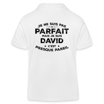 David Ein Name, eine Haltung Humor David - Kinder Organic Poloshirt Mini Sprinter von Stanley/Stella - Weiß - Hinten