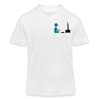 Un garçon joue avec sa console de jeux - Polo enfant bio Stanley/Stella - blanc - Devant
