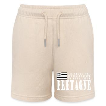 Geschenkidee Bretagne. Sprichwort und bretonische Flagge - Stanley/Stella Teenager Bio-Joggingshorts MINI BOLTER - Natur - Vorne