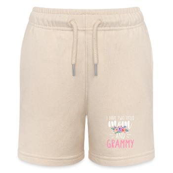 Ich habe zwei Titel, Mama und Grammy, ich rocke sie beide - Stanley/Stella Teenager Bio-Joggingshorts MINI BOLTER - Natur - Vorne