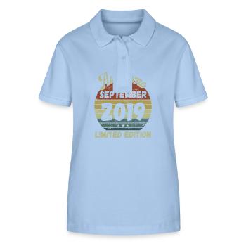 Génial depuis septembre 2019 - Anniversaire - Polo bio ELLISER Stanley/Stella Femme - bleu ciel - Devant - Luana (180cm)