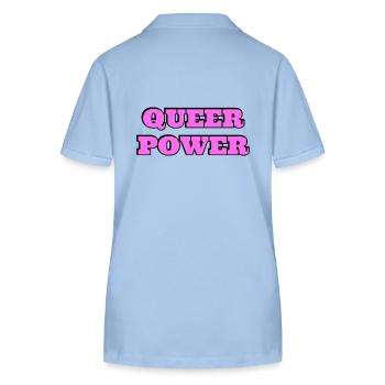 Queere Macht - Stanley/Stella Frauen Bio-Poloshirt ELLISER - sky Blue - Hinten - Luana (180cm)