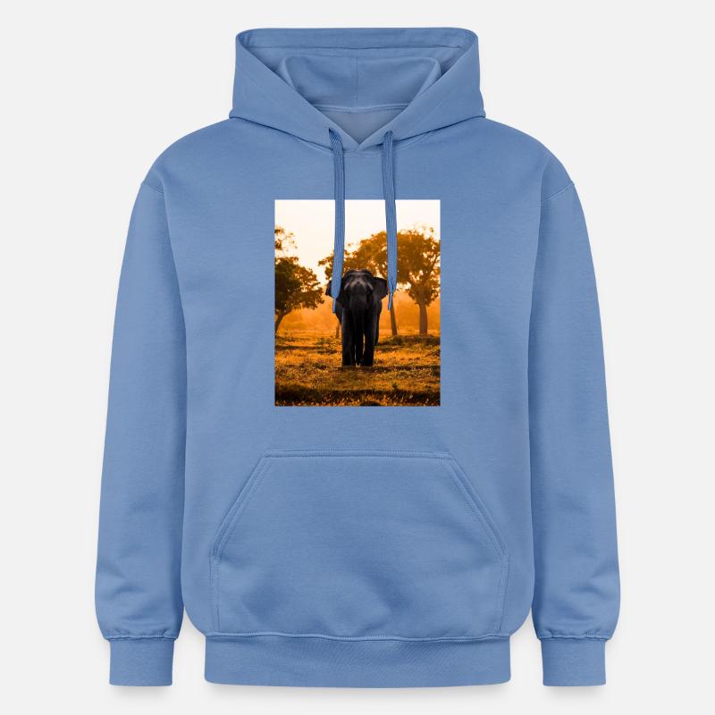 éléphant-arbre-coucher de soleil-lever de soleil - Sweat à capuche Softstyle® Gildan Unisexe - carolina blue