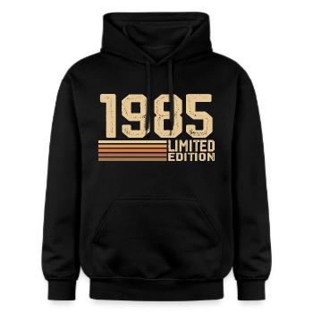 Né en 1985 anniversaire - Cadeau 1985 Vintage 1985 - Sweat à capuche Softstyle® Gildan Unisexe - noir - Devant - Marisol (170cm) & Nik (191cm)