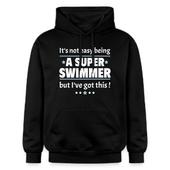 Es ist nicht einfach, ein super Schwimmer zu sein - Gildan Unisex Softstyle® Midweight Hoodie - Schwarz - Vorne - Marisol (170cm) & Nik (191cm)