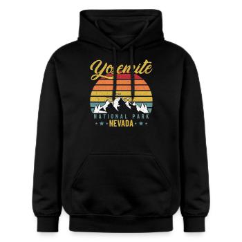 Yosemite National Park - Gildan Unisex Softstyle® Midweight Hoodie - Schwarz - Vorne - Marisol (170cm) & Nik (191cm)