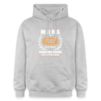 Original Mars 1965 Vintage Cadeau Anniversaire - Sweat à capuche Softstyle® Gildan Unisexe - gris clair chiné - Devant - Liana (172cm) & Jaron (178cm)