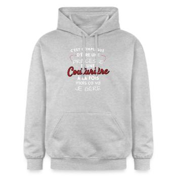 Princesse et Couturière, je gère! - Sweat à capuche Softstyle® Gildan Unisexe - gris clair chiné - Devant - Liana (172cm) & Jaron (178cm)