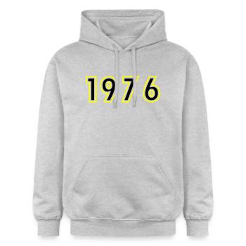 1976 Année Anniversaire - Sweat à capuche Softstyle® Gildan Unisexe - gris clair chiné - Devant - Liana (172cm) & Jaron (178cm)