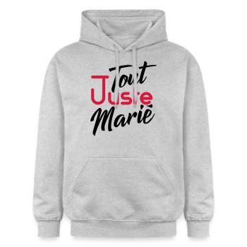 tout juste marié - homme - Sweat à capuche Softstyle® Gildan Unisexe - gris clair chiné - Devant - Liana (172cm) & Jaron (178cm)