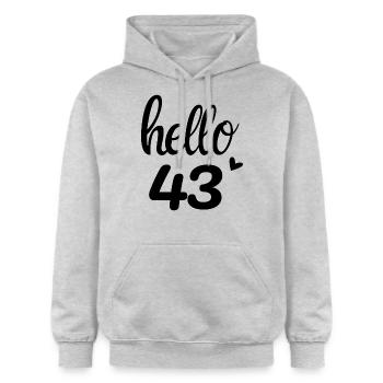 Hello 43 - Sweat à capuche Softstyle® Gildan Unisexe - gris clair chiné - Devant - Liana (172cm) & Jaron (178cm)