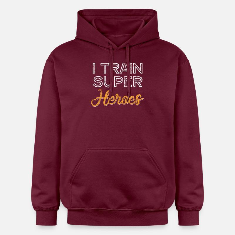 I train Superheroes - Sweat à capuche Softstyle® Gildan Unisexe - maroon