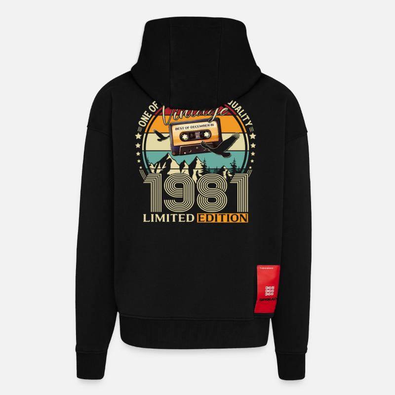 44e anniversaire cassette décembre 1981 - Veste à capuche bio épaisse oversize fabriqué en UE - SOLID BLACK