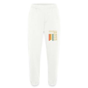 Jahrgang 1955 geboren Vintage Retro Geburtstag - Heavyweight Jogginghose - made by SPREAD  - OFF WHITE - Vorne