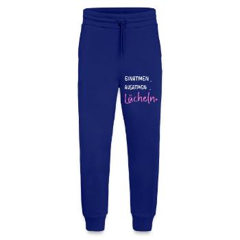Einatmen. Ausatmen. Lächeln - Sprüche Statement - Jogginghose - made by SPREAD - Iconic Blue - Vorne