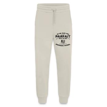 Ali – ein lustiger und stolzer Vorname, Legende - Jogginghose - made by SPREAD - WARM CLAY - Vorne