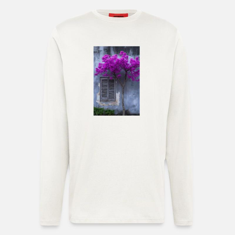 Vibrant Blossom Against Rustic Wall - Longsleeve - made by SPREAD  - OFF WHITE