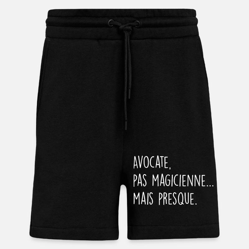 Avocate, pas magicienne… mais presque - Short bio décontracté fabriqué en UE - SOLID BLACK