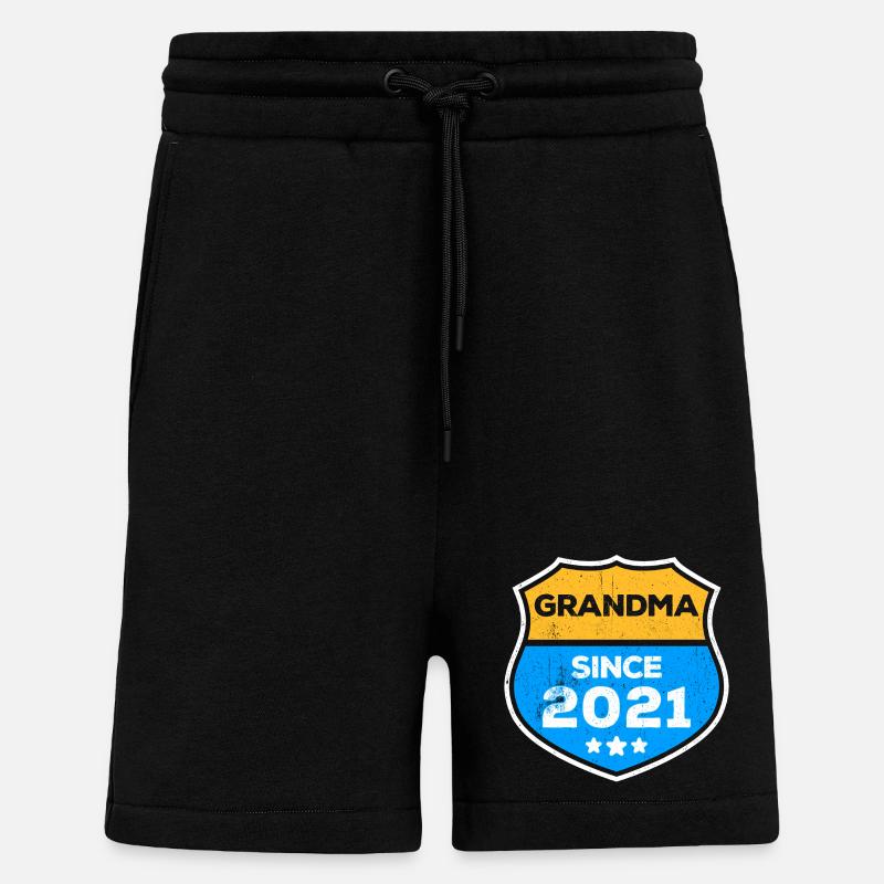 Großmutter Oma Statement Rentnerin Großmama - Shorts - made by SPREAD - SOLID BLACK