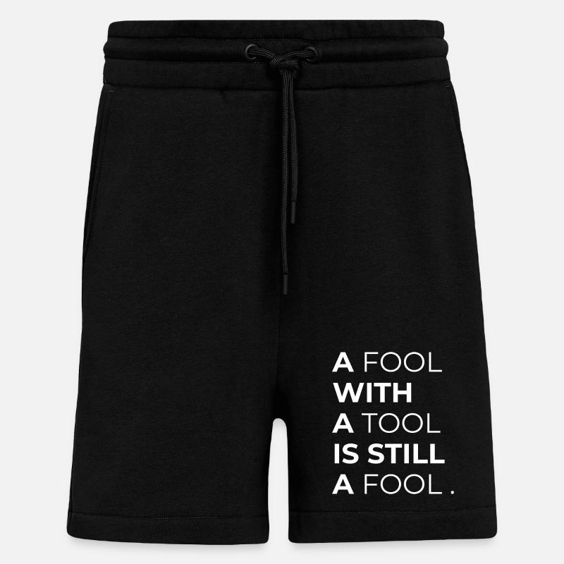 Toolwise Fool: Mutige Typografie - Shorts - made by SPREAD - SOLID BLACK