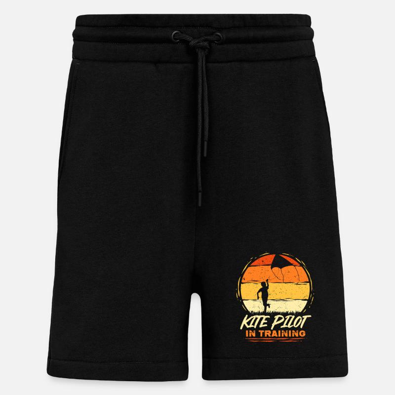 Drageflyvende dragepilot under oplæring - Organic relaxed shorts made in EU - SOLID BLACK