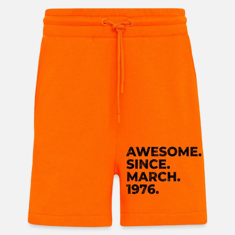 Génial depuis mars 1976 | Anniversaire - Short bio décontracté fabriqué en UE - SUNSET ORANGE