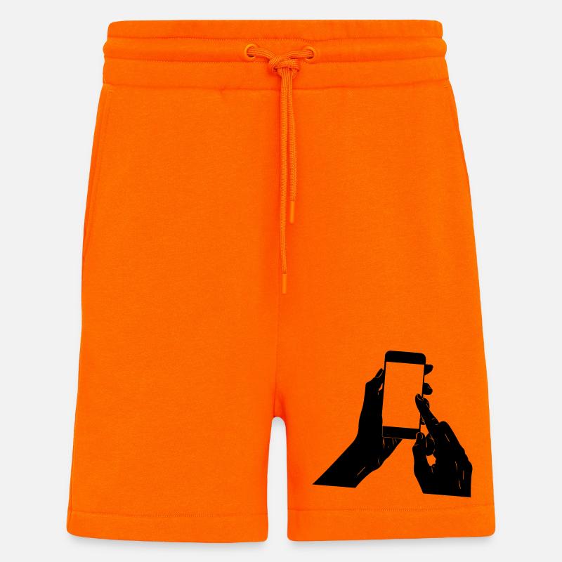 Smartphone in der Hand - Shorts - made by SPREAD - SUNSET ORANGE