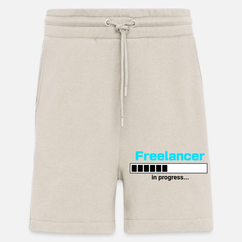 Freelancer in Progress – Selbstständigkeit Motiv - Shorts - made by SPREAD - WARM CLAY