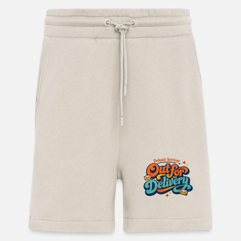 Standardmodus Auslieferung | Postboten Spruch - Shorts - made by SPREAD - WARM CLAY