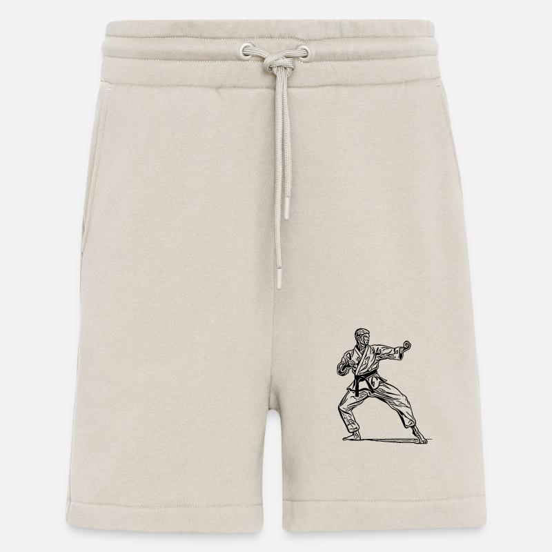 Karatekämpfer in Kampfpose - Shorts - made by SPREAD - WARM CLAY