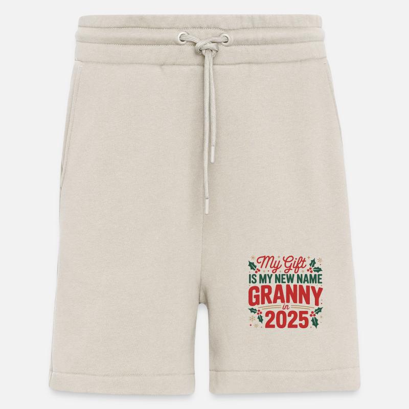 Mamie en 2025 Cadeau Nom Tee - Short bio décontracté fabriqué en UE - WARM CLAY