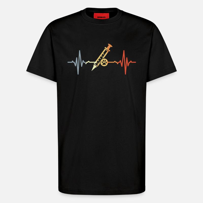 Tiermedizin Spritze EKG - T-Shirt - made by SPREAD - SOLID BLACK