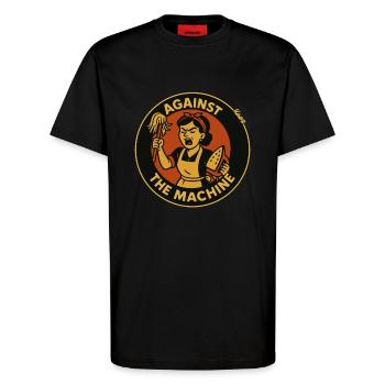 Hausarbeit Hausfrau Gegen die Maschine! - T-Shirt - made by SPREAD - SOLID BLACK - Vorne - Alina (178cm) & Michal (187cm)