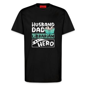 Husband dad librarian hero - T-Shirt - made by SPREAD - SOLID BLACK - Vorne - Alina (178cm) & Michal (187cm)