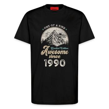 1990 Birthday Mountains - T-Shirt - made by SPREAD - SOLID BLACK - Front - Alina (178cm) & Michal (187cm)
