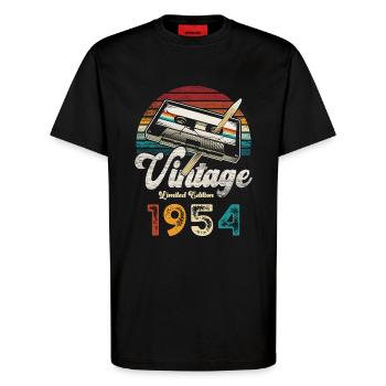 Vintage 1954 Geburtstag Kassette Bleistift - T-Shirt - made by SPREAD - SOLID BLACK - Vorne - Alina (178cm) & Michal (187cm)