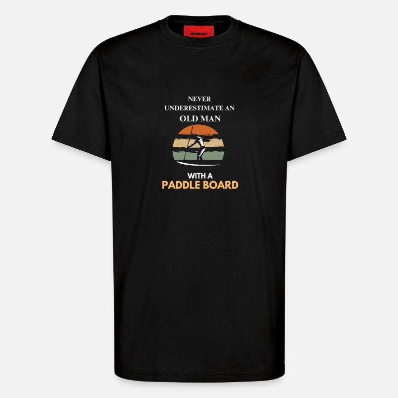 Alter Mann mit einem Paddleboard - T-Shirt - made by SPREAD - SOLID BLACK
