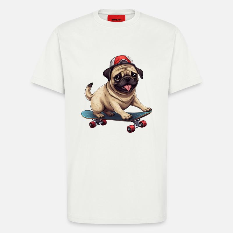 Skateboardender Mops: Dynamisches Hund- und - T-Shirt - made by SPREAD - OFF WHITE
